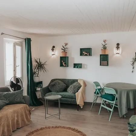 Grand Studio, Vue Centre Carte Parking * Sanary-sur-Mer